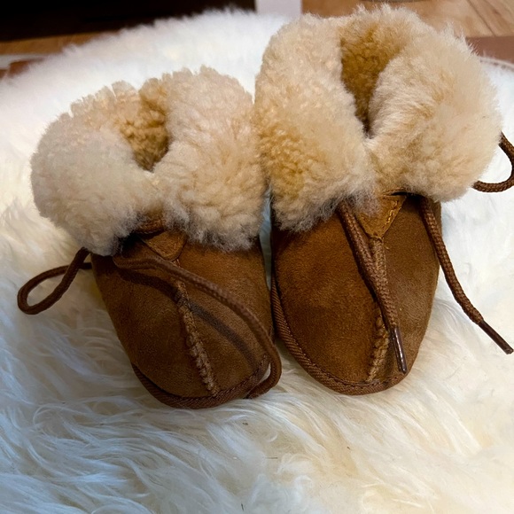 Sheepskin Slippers - Picture 1 of 2